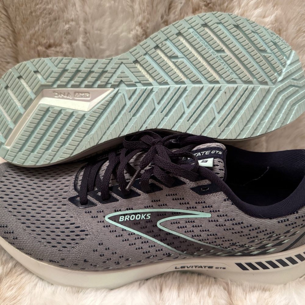 Brooks Women's Levitate GTS